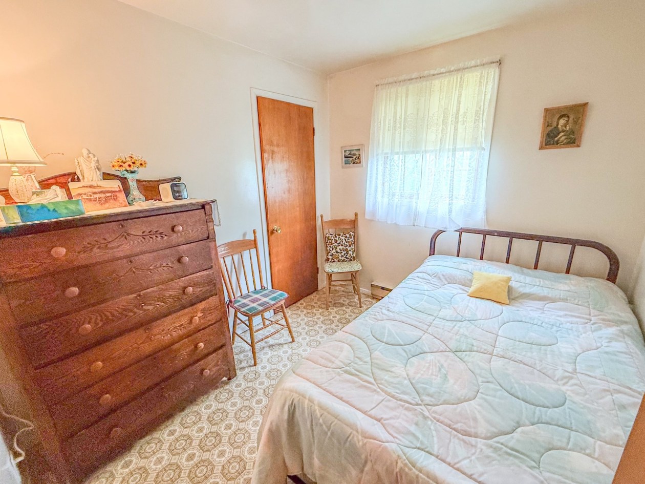 Chambre à coucher — 88 Route 132 O., Port-Daniel/Gascons