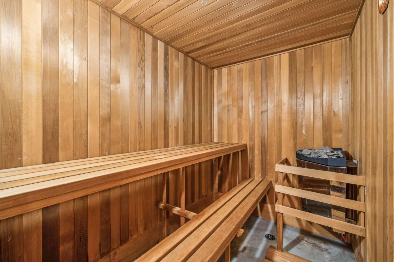 Sauna — 918, Av. Lépine, Gatineau (Buckingham), J8M1M9, Gatineau (Buckingham)
