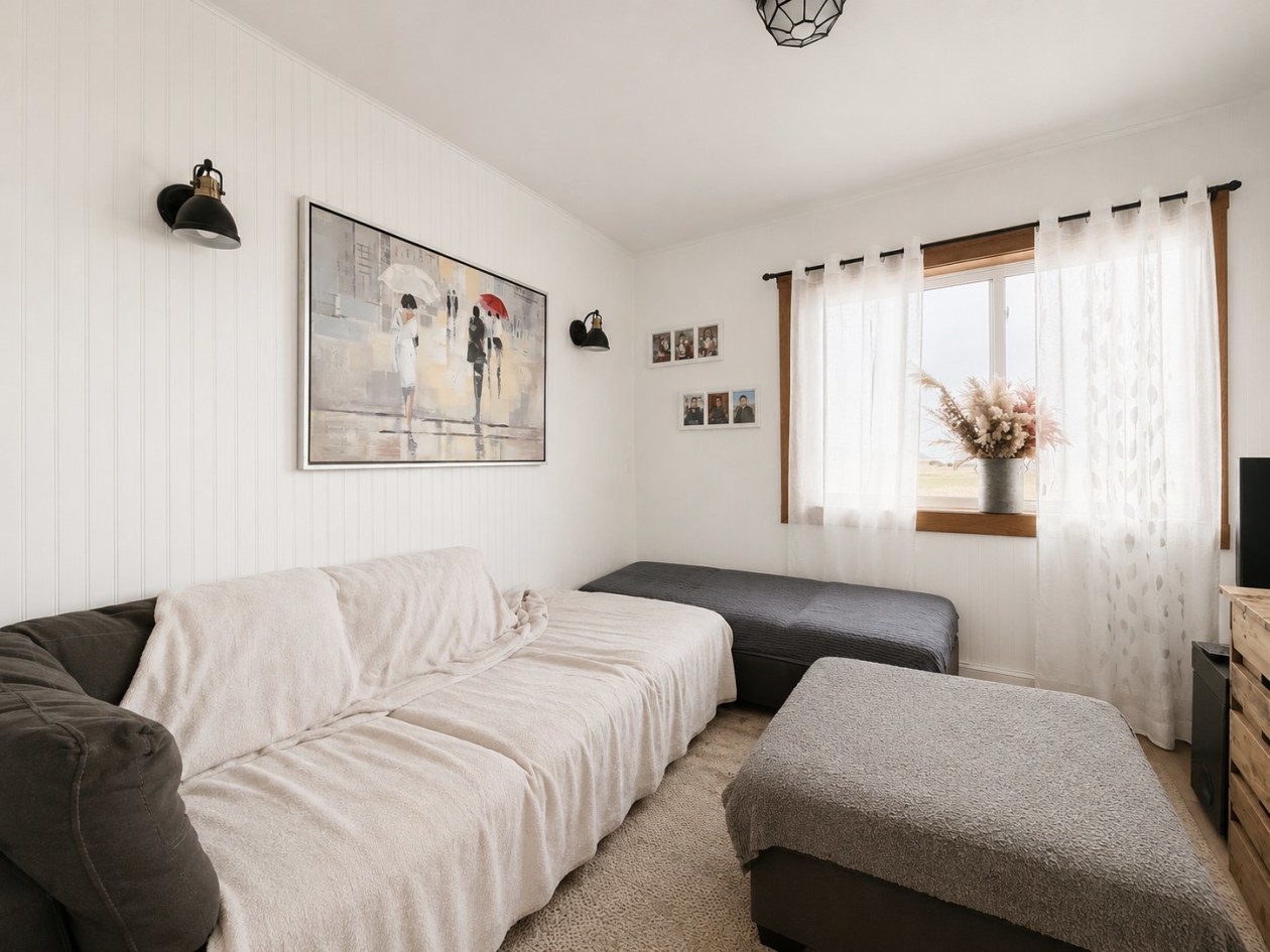 Salon — 17 Rue Fabien-Côté, Gaspé