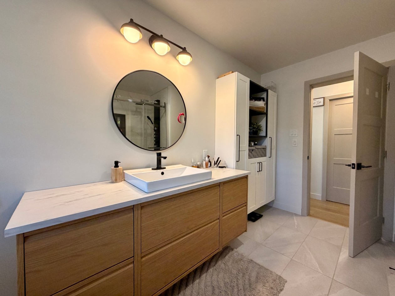 Salle de bains — 6 Rue du Quai, Grande-Vallée