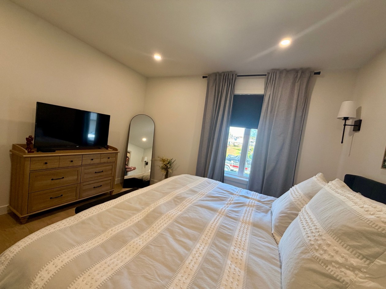 Chambre à coucher principale — 6 Rue du Quai, Grande-Vallée