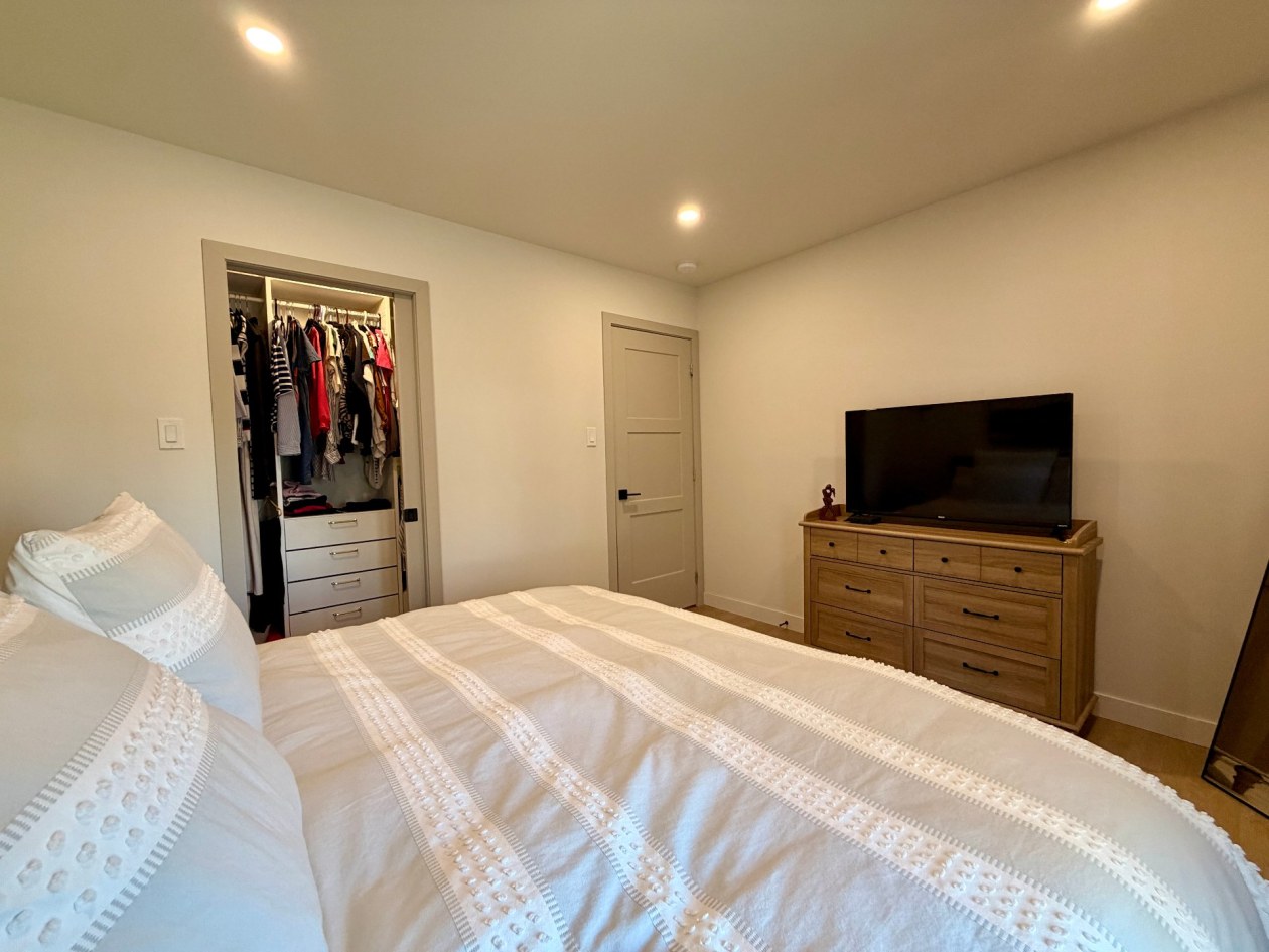 Chambre à coucher principale — 6 Rue du Quai, Grande-Vallée