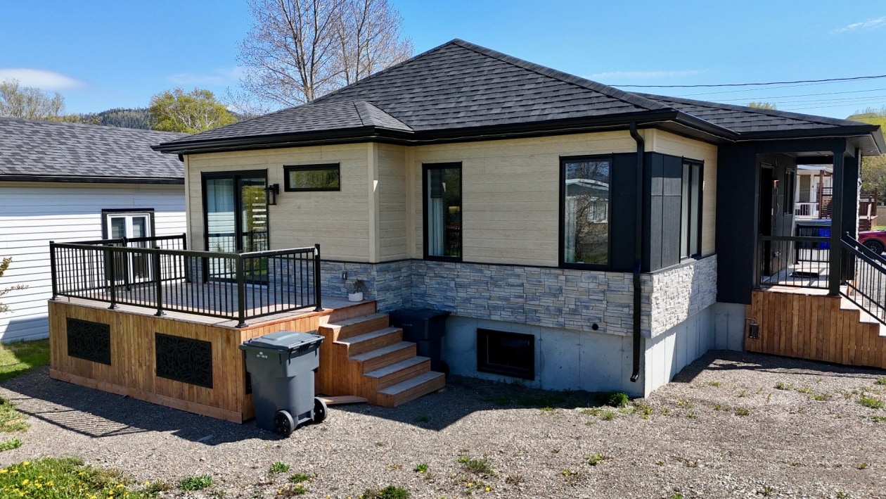 Extérieur — 6 Rue du Quai, Grande-Vallée