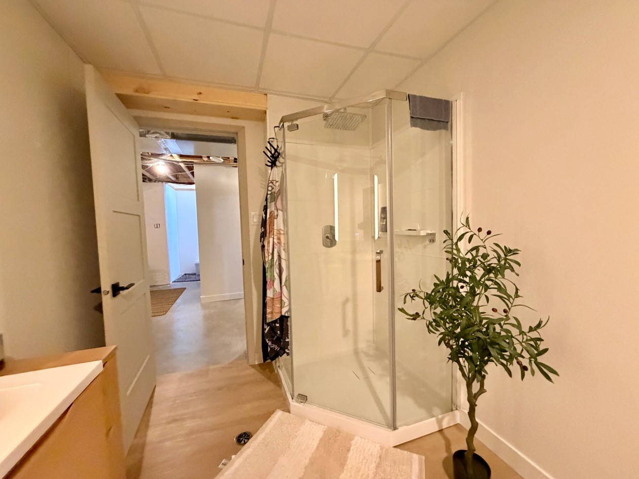 Salle de bains — 6 Rue du Quai, Grande-Vallée