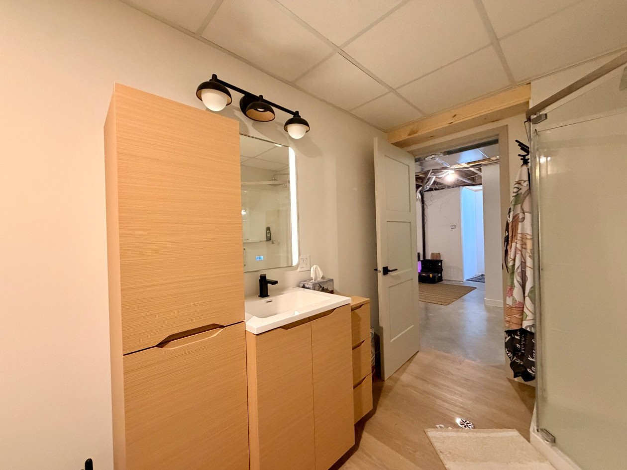 Salle de bains — 6 Rue du Quai, Grande-Vallée