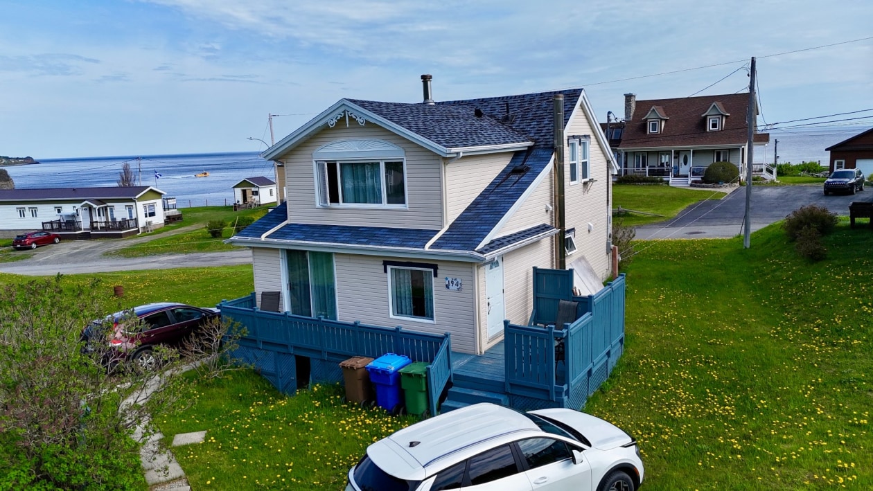 Façade — 194 - 1 Boul. Renard O., Gaspé