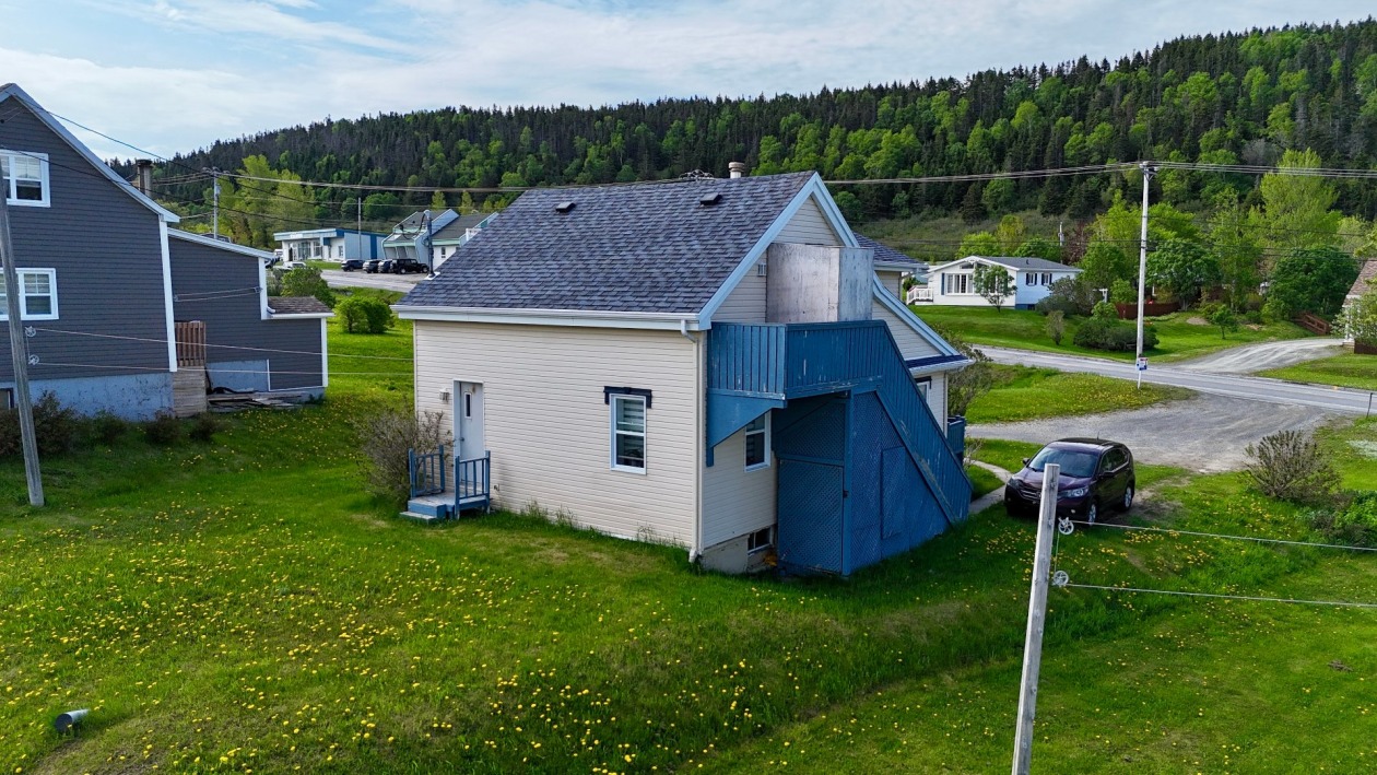 Face arrière — 194 - 1 Boul. Renard O., Gaspé