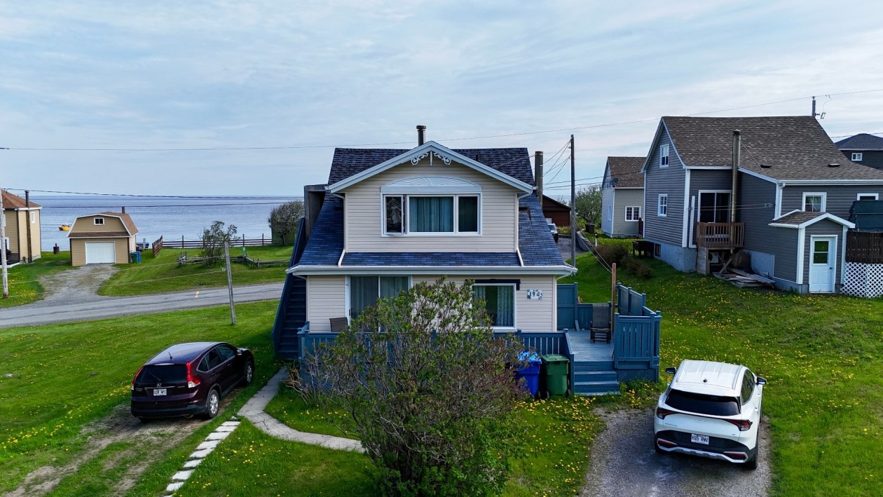 Façade — 194 - 1 Boul. Renard O., Gaspé