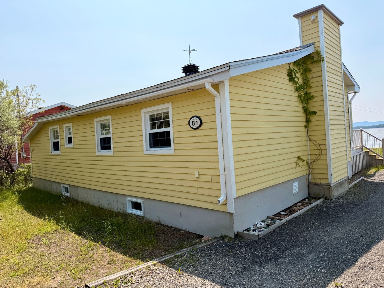 Façade — 81 Rue de la Plage, Gaspé