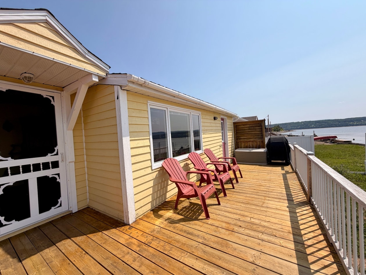 Balcon — 81 Rue de la Plage, Gaspé