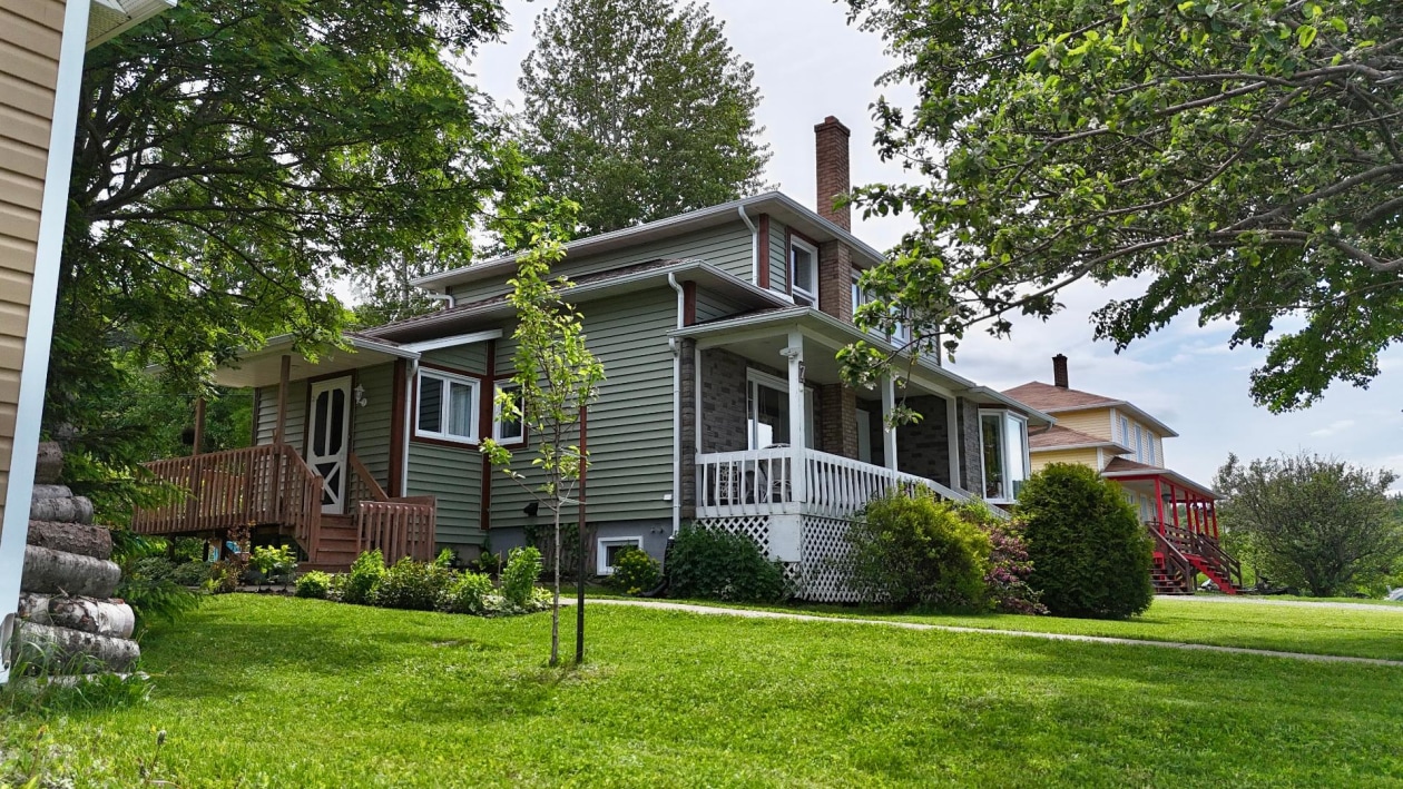 Façade — 7 Rue Dumaresq, Gaspé