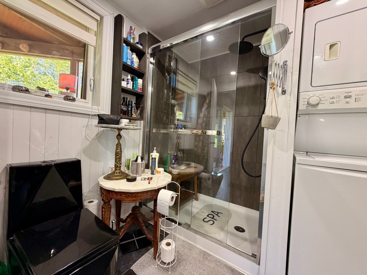Salle de bains — 466 Route 132, Cloridorme