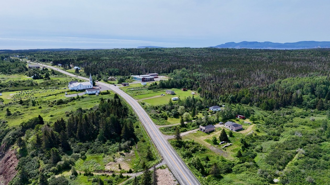 Photo aérienne — 1944 Route 132 E., Percé