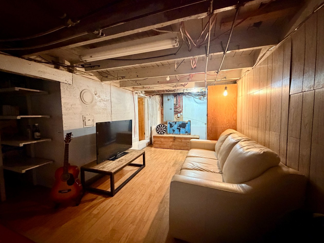 Salle familiale — 7 Rue Dumaresq, Gaspé