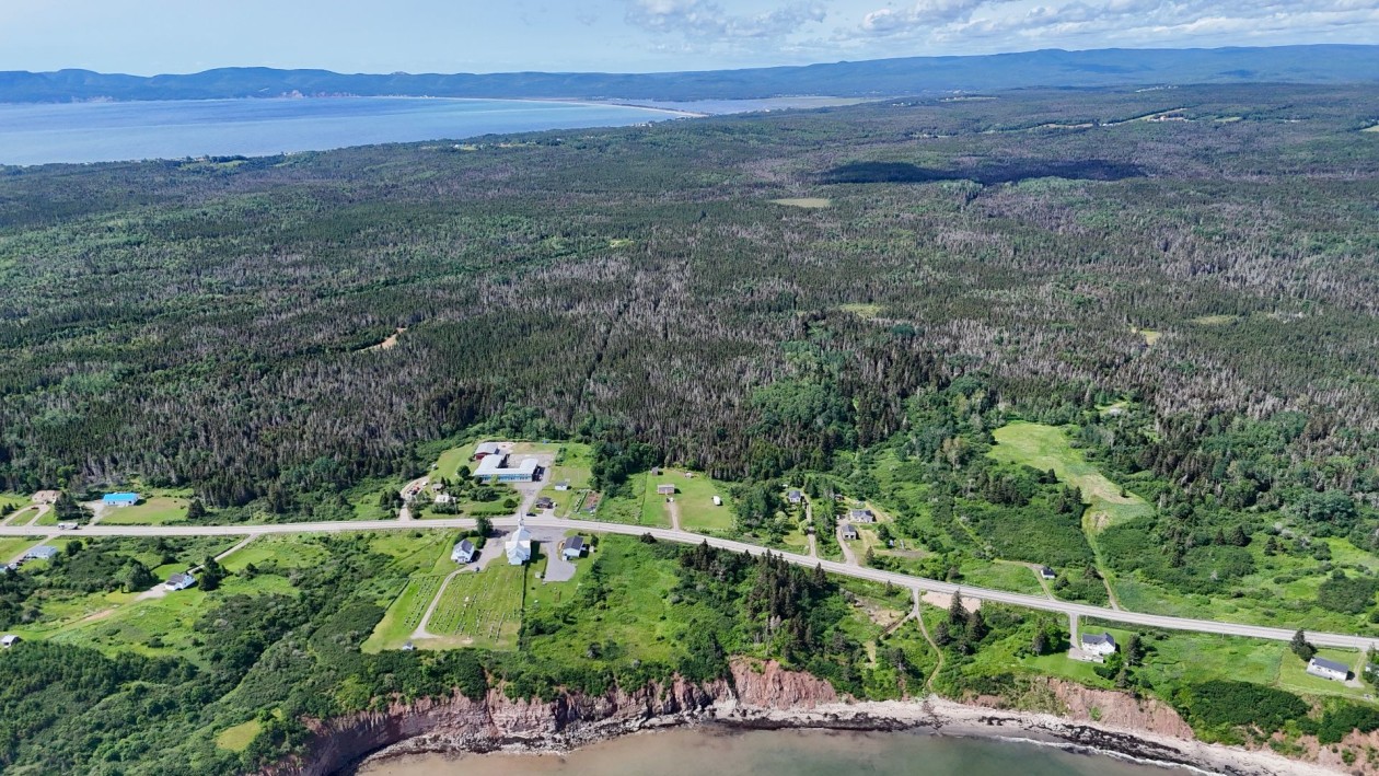 Photo aérienne — 1944 Route 132 E., Percé