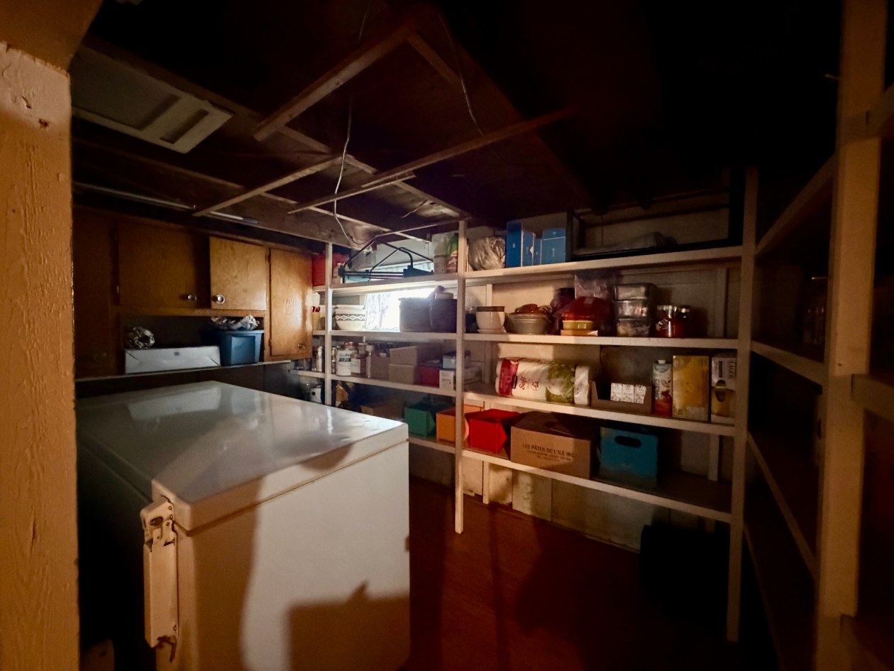 Rangement — 7 Rue Dumaresq, Gaspé