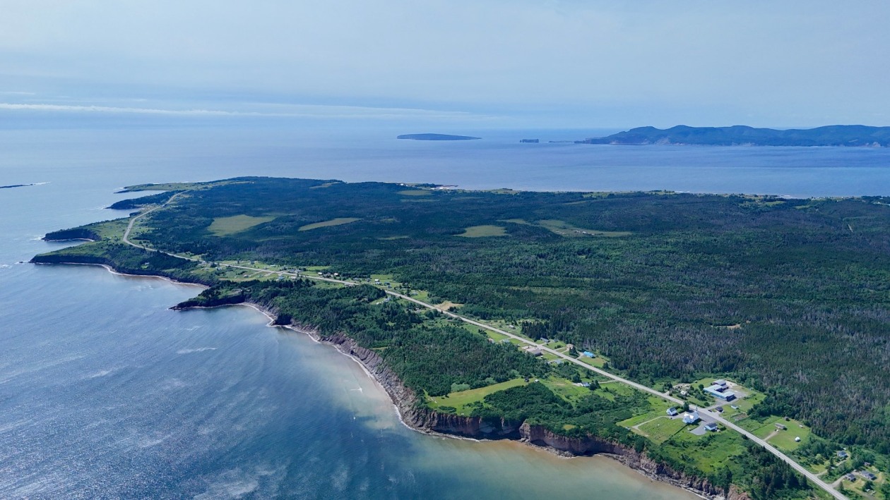 Photo aérienne — 1944 Route 132 E., Percé