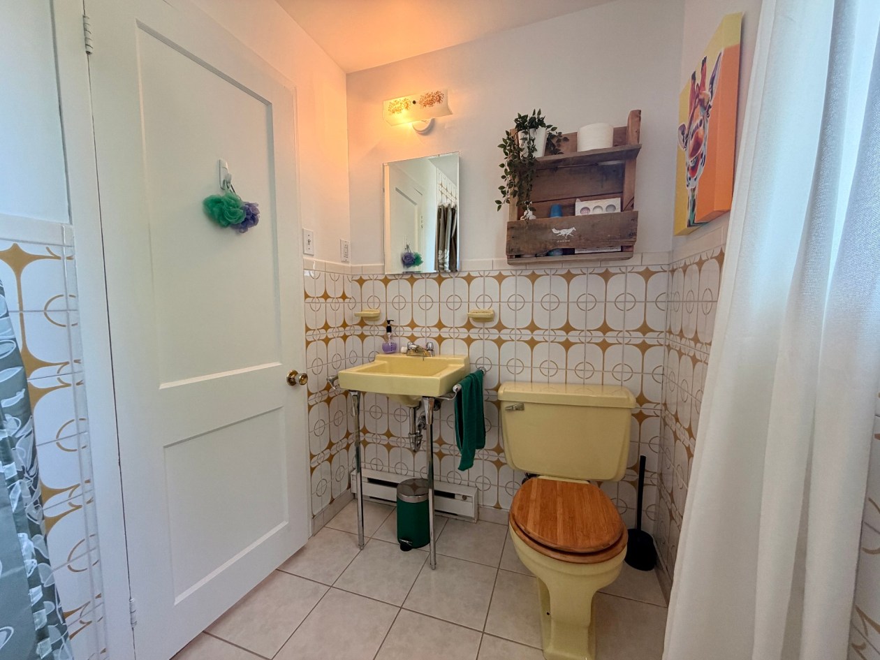 Salle de bains — 7 Rue Dumaresq, Gaspé