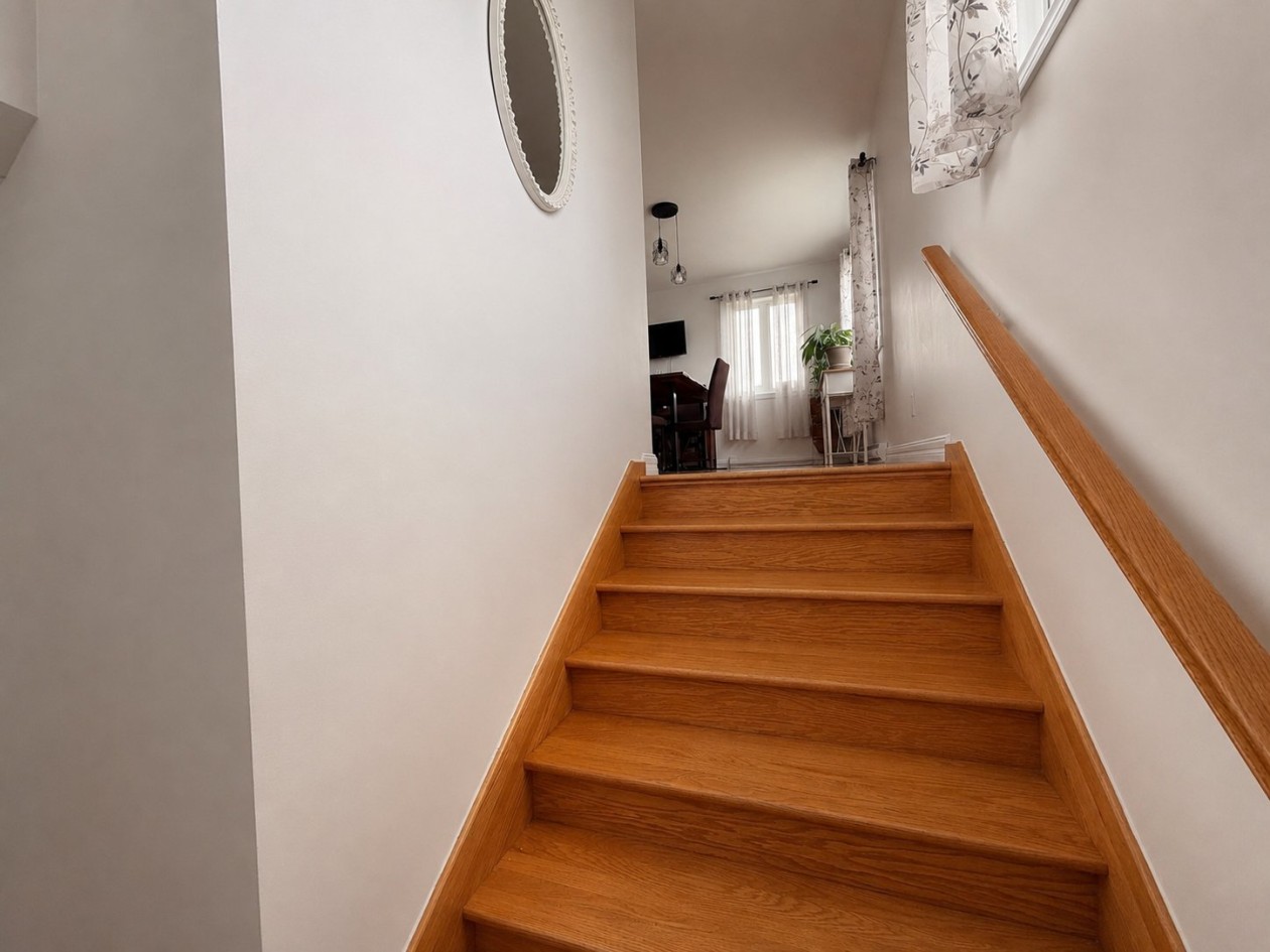 Corridor — 21 Rue Bernatchez, Gaspé