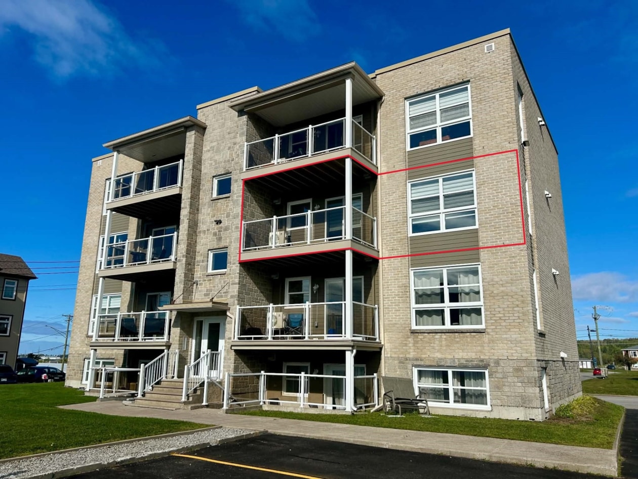Face arrière — 445 Av. Léonidas S., Rimouski