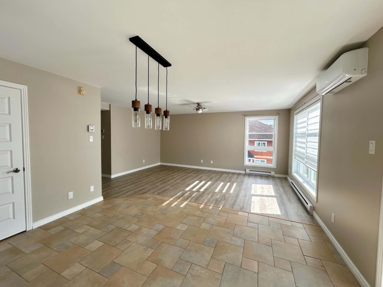 Salle à manger — 445 Av. Léonidas S., Rimouski