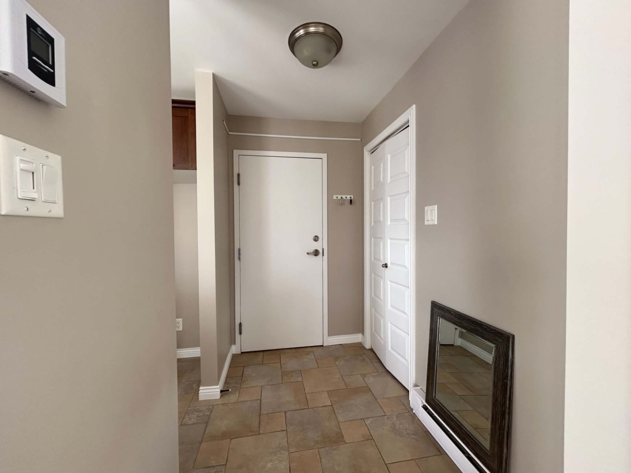 Hall d'entrée — 445 Av. Léonidas S., Rimouski
