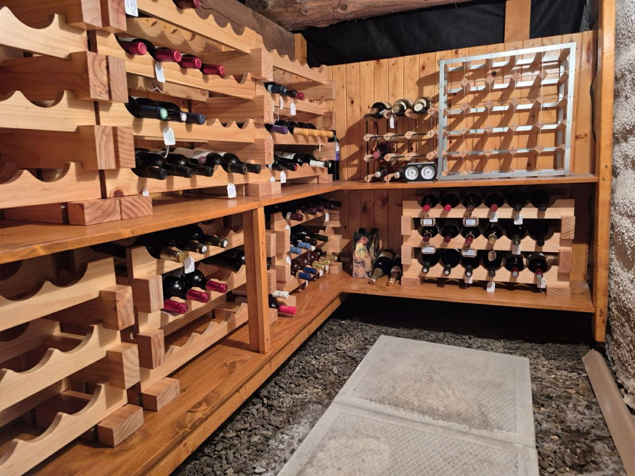Cave à vin — 135 Rue de Ste-Cécile-du-Bic, Rimouski