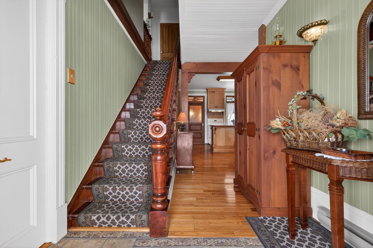 Escalier — 135 Rue de Ste-Cécile-du-Bic, Rimouski