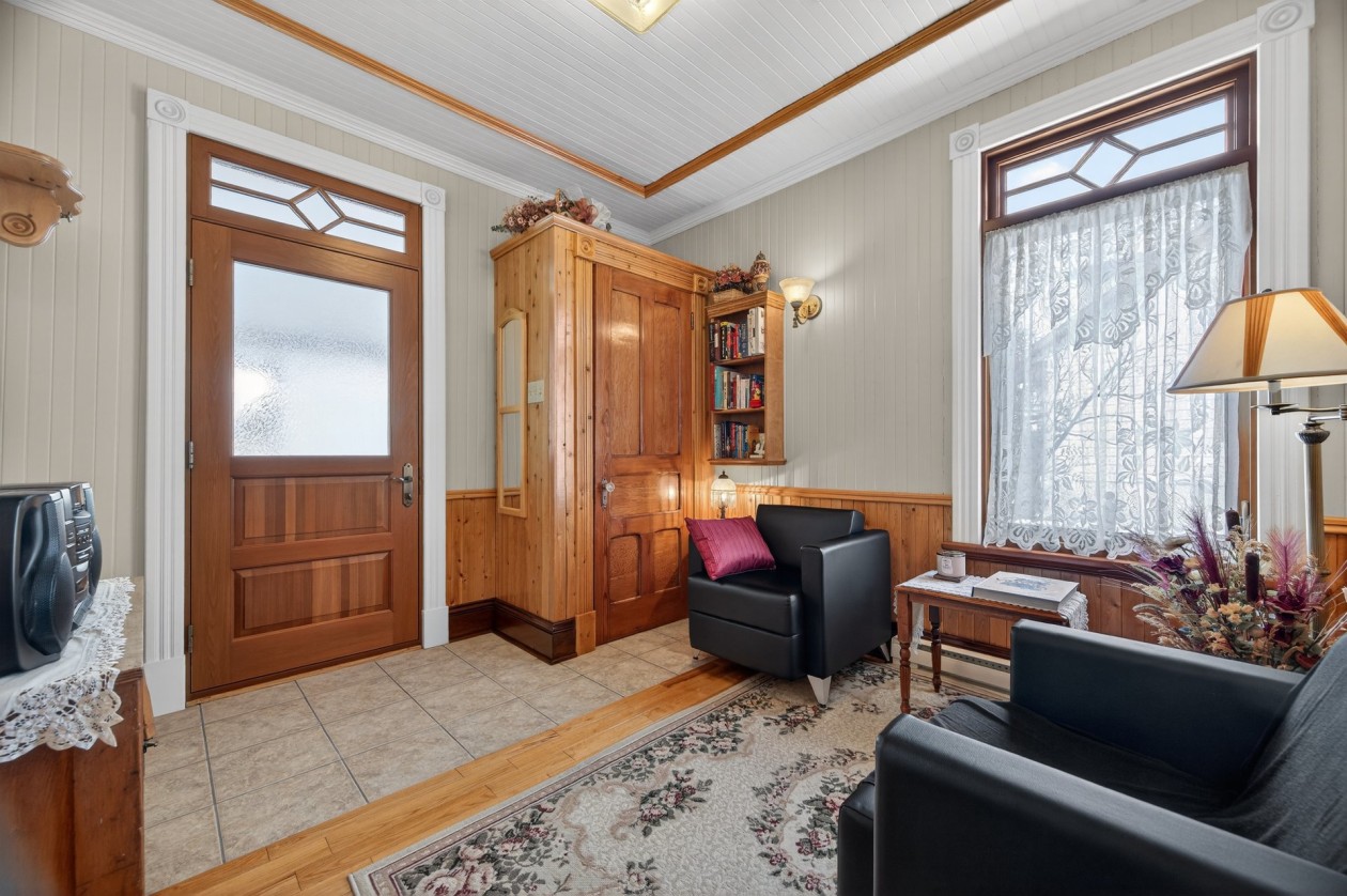 Boudoir — 135 Rue de Ste-Cécile-du-Bic, Rimouski