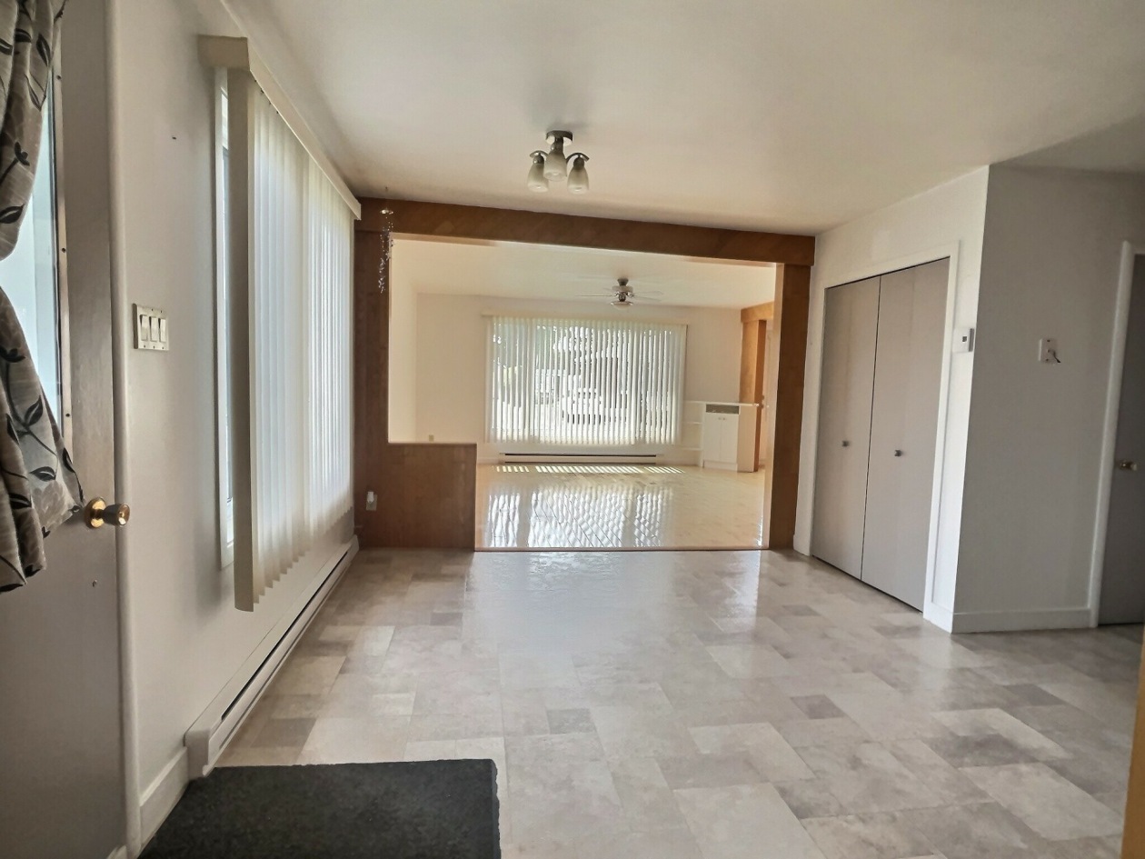 Salle à manger — 264 Rue Roy S., Rimouski