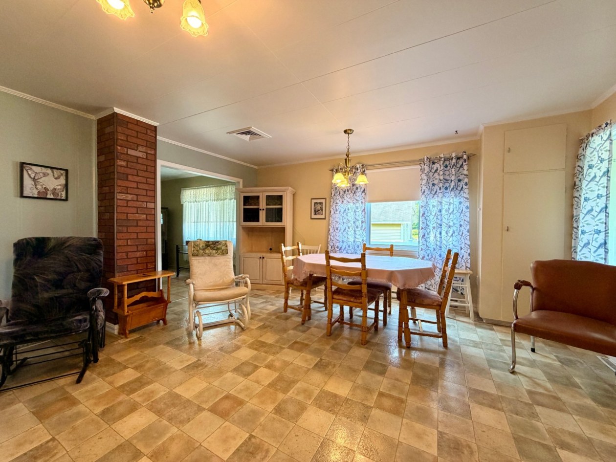 Salle à manger — 478A Boul. de Petit-Cap, Gaspé