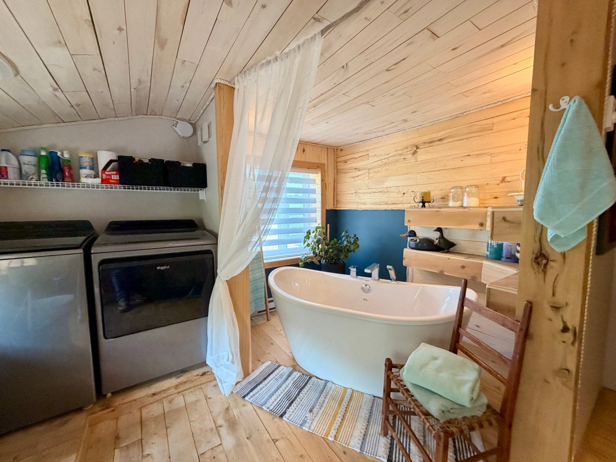 Salle de bains — 15, Route du Brûlé, Cloridorme, G0E1G0, Cloridorme