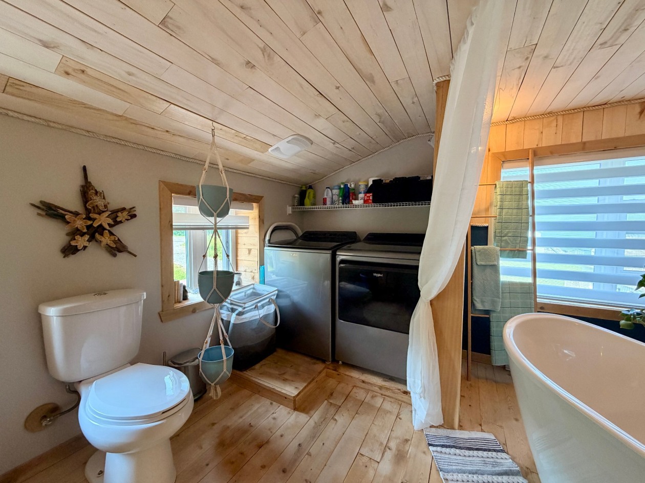 Salle de bains — 15, Route du Brûlé, Cloridorme, G0E1G0, Cloridorme