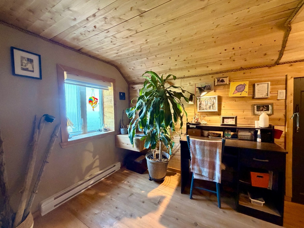 Chambre à coucher — 15, Route du Brûlé, Cloridorme, G0E1G0, Cloridorme