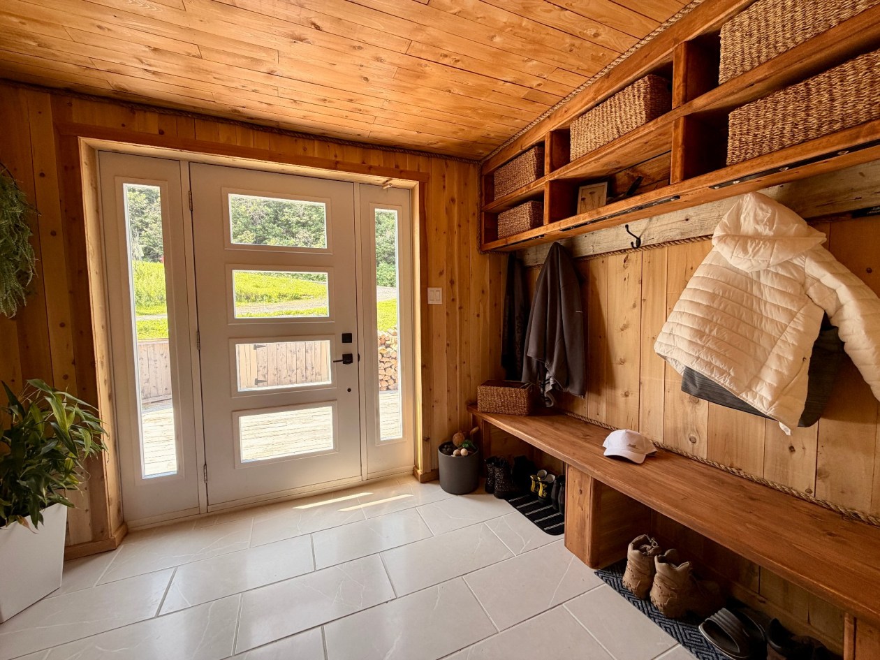 Hall d'entrée — 15, Route du Brûlé, Cloridorme, G0E1G0, Cloridorme