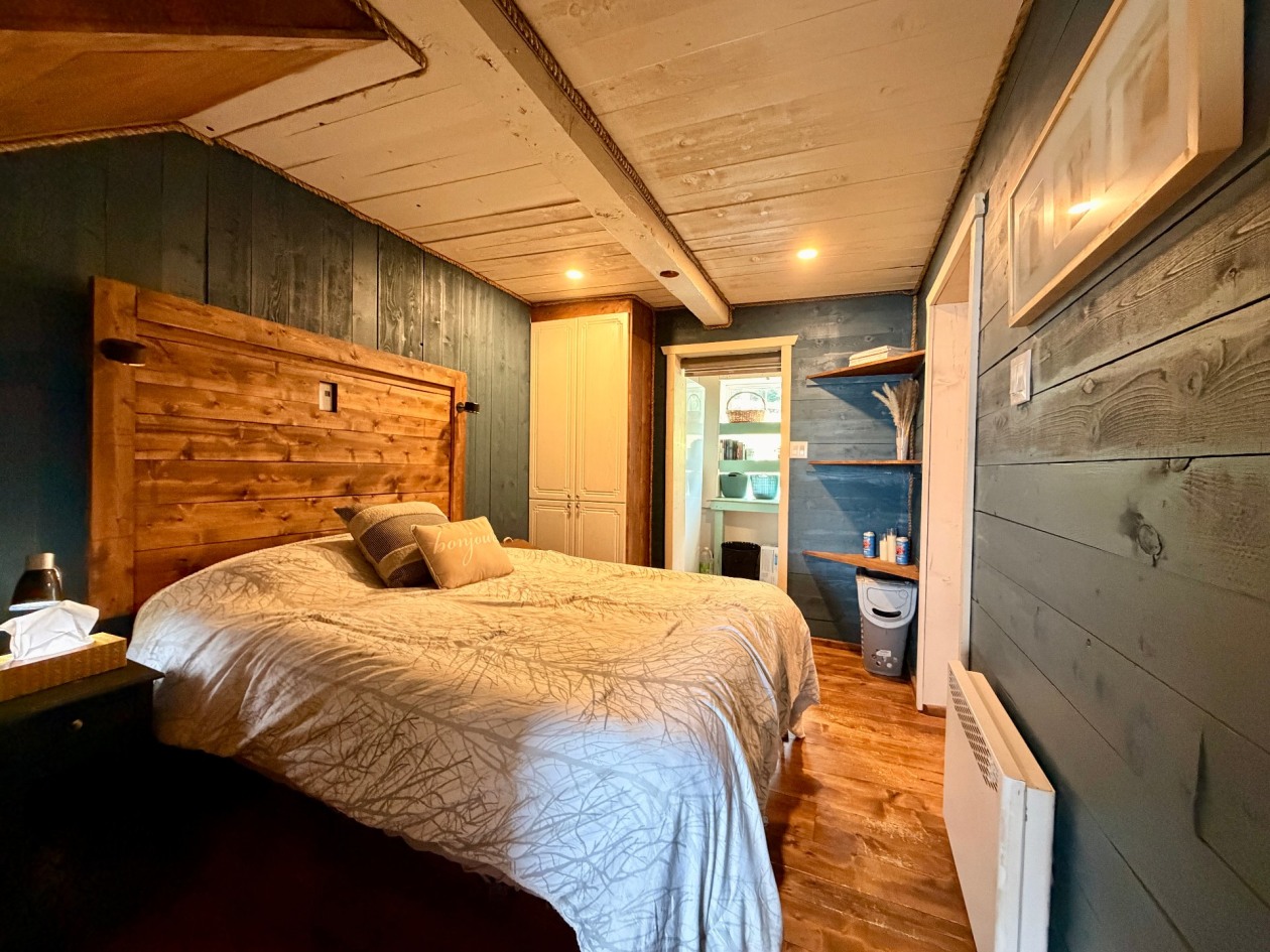 Chambre à coucher — 15, Route du Brûlé, Cloridorme, G0E1G0, Cloridorme