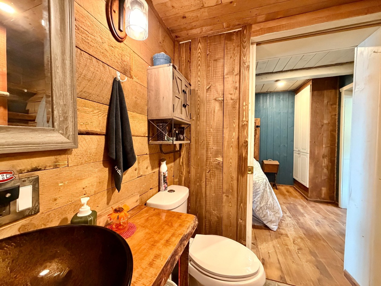Salle de bains — 15, Route du Brûlé, Cloridorme, G0E1G0, Cloridorme