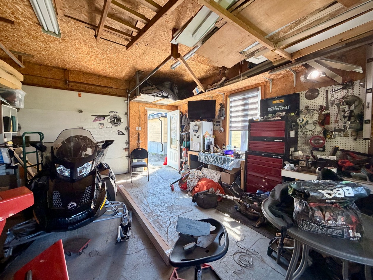 Garage — 6 Rue du Quai, Grande-Vallée