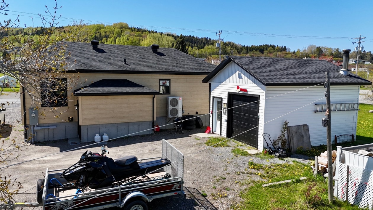 Garage — 6 Rue du Quai, Grande-Vallée