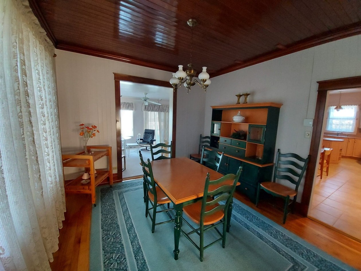 Salle à manger — 1281 Boul. de Cap-des-Rosiers, Gaspé