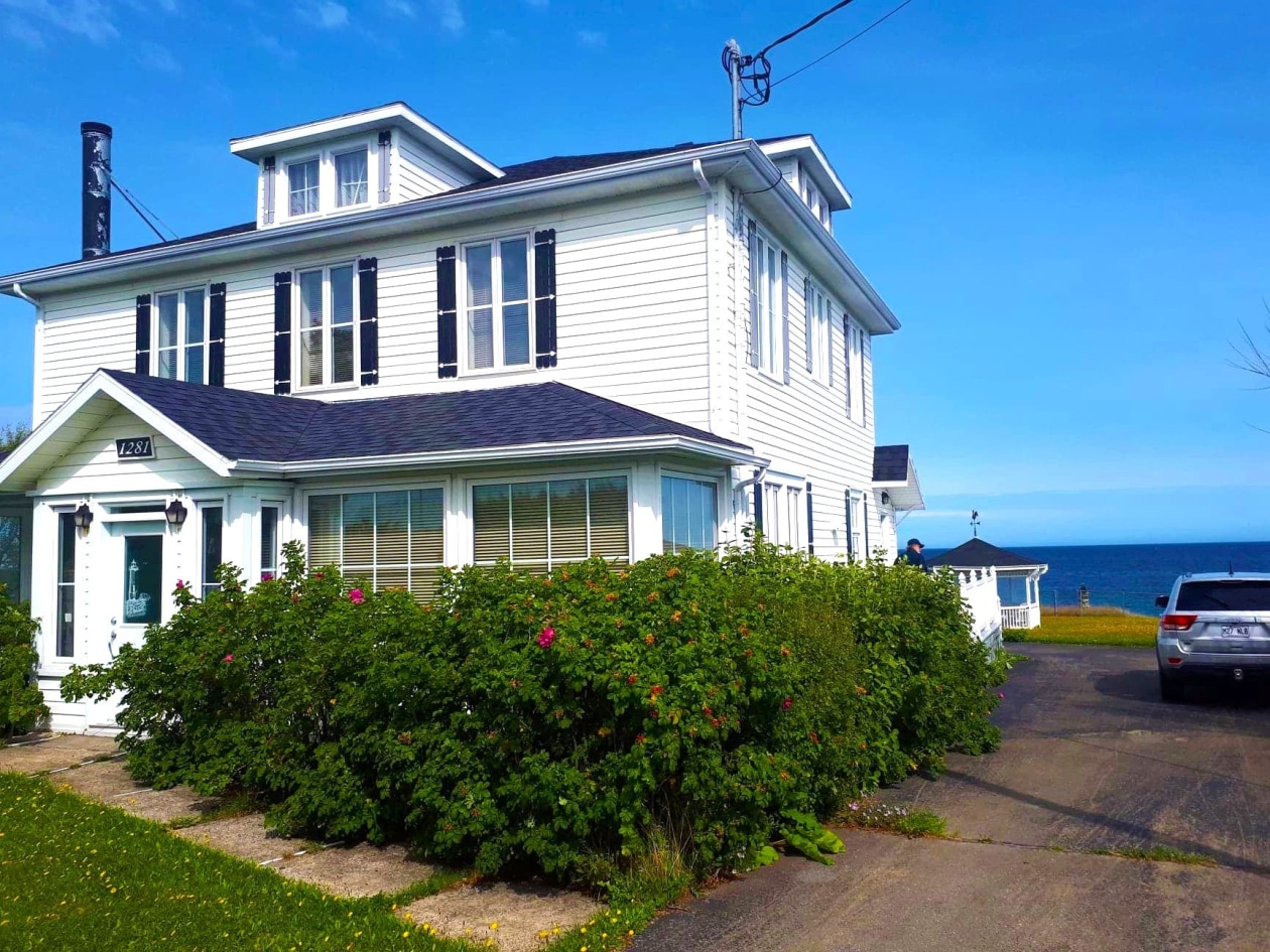 Façade — 1281 Boul. de Cap-des-Rosiers, Gaspé