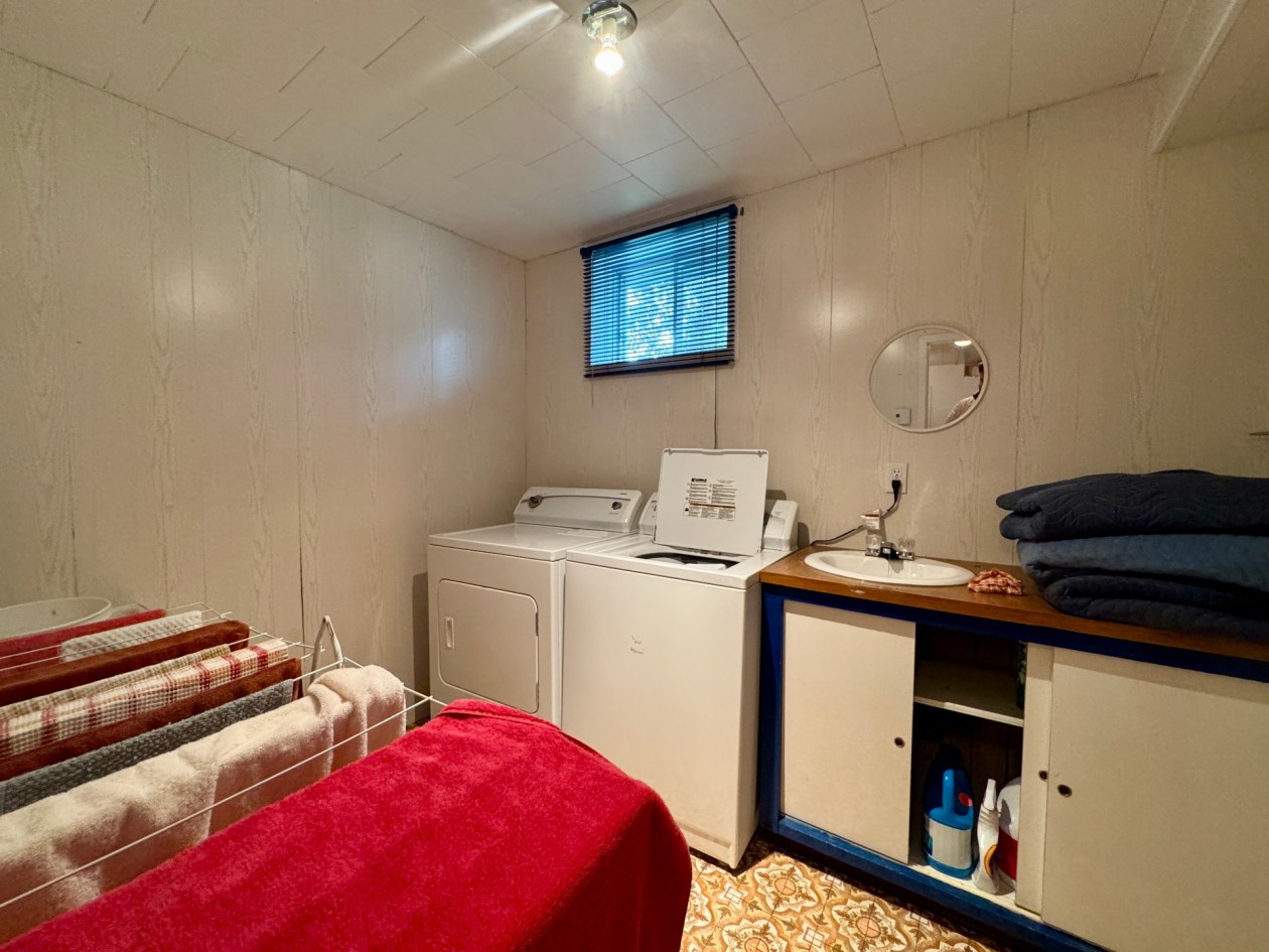 Salle de lavage — 12 Ch. de l'Église, Gaspé