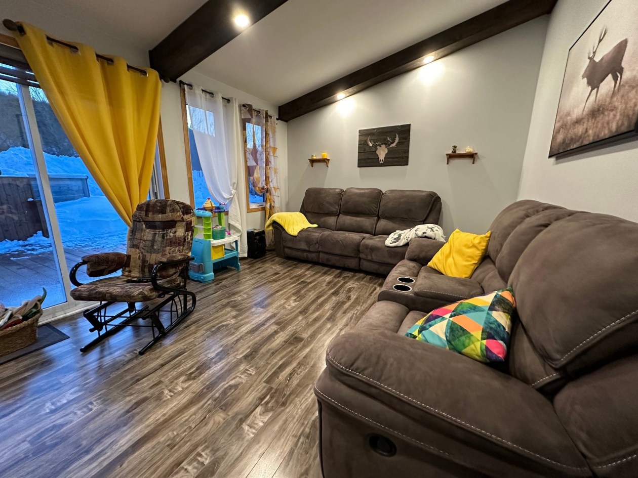 Salon — 164, Route 132, Cloridorme, G0C1G0, Cloridorme