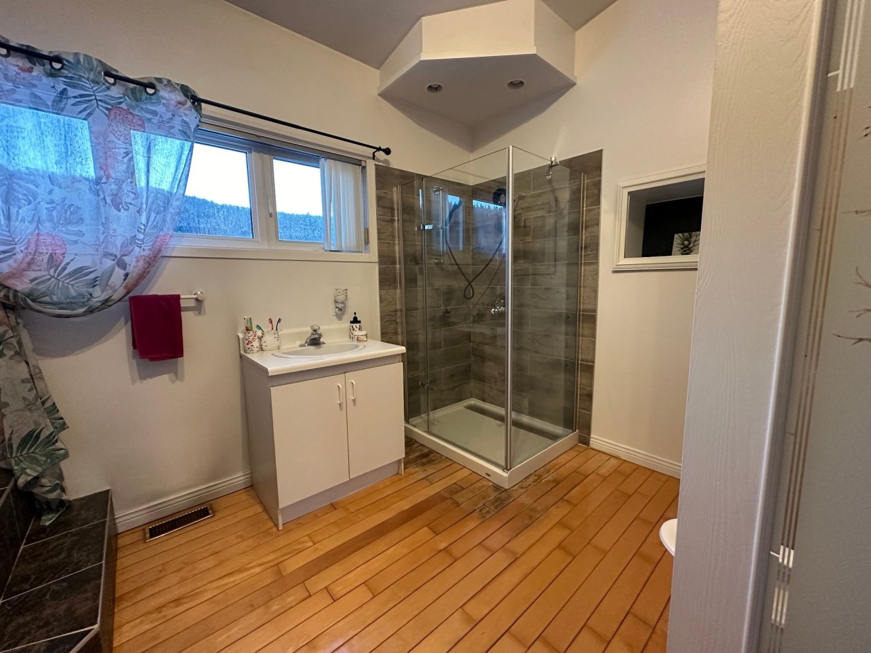 Salle de bains — 164, Route 132, Cloridorme, G0C1G0, Cloridorme