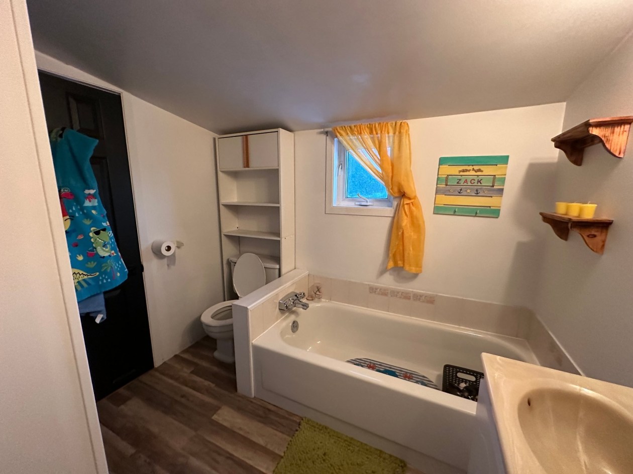 Salle de bains — 164, Route 132, Cloridorme, G0C1G0, Cloridorme