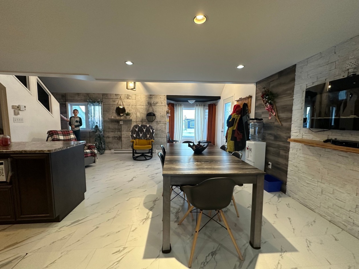 Salle à manger — 164, Route 132, Cloridorme, G0C1G0, Cloridorme