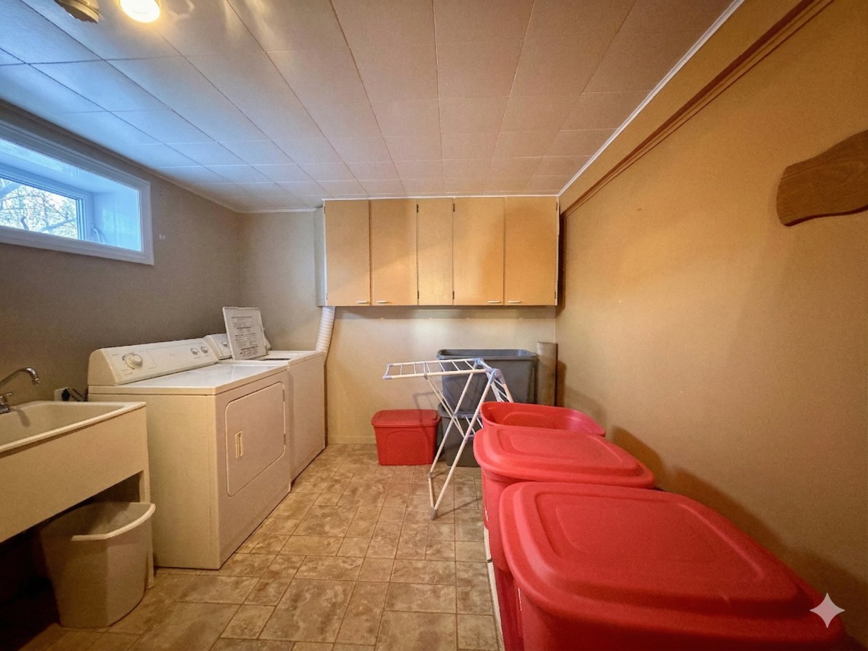 Salle de lavage — 12 Rue Forest, Gaspé