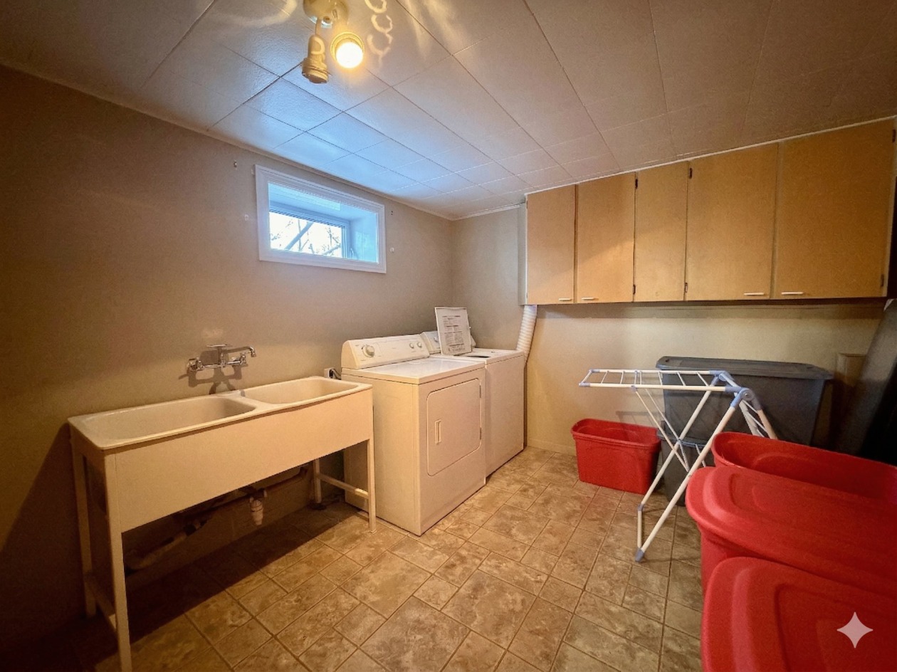 Salle de lavage — 12 Rue Forest, Gaspé