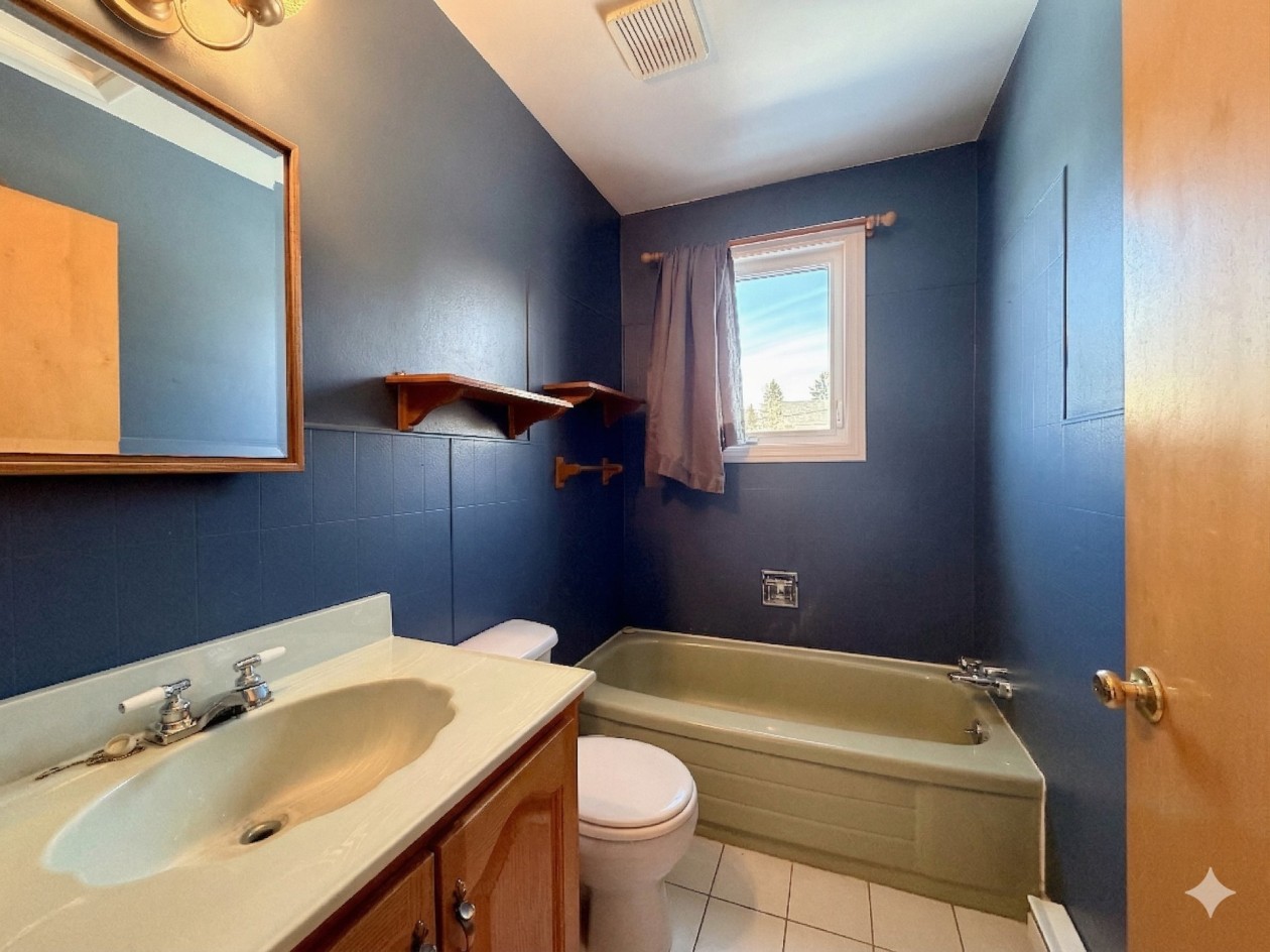 Salle de bains — 12 Rue Forest, Gaspé