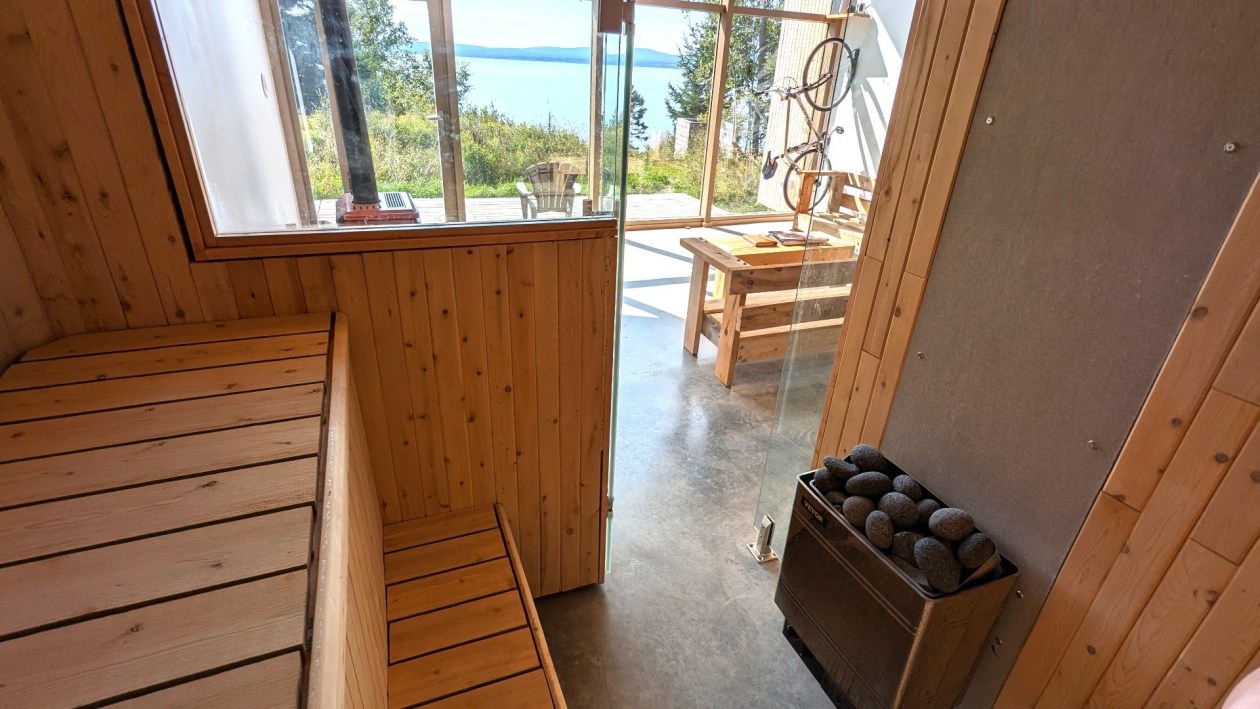 Sauna — 2126 Boul. de Grande-Grève, Gaspé
